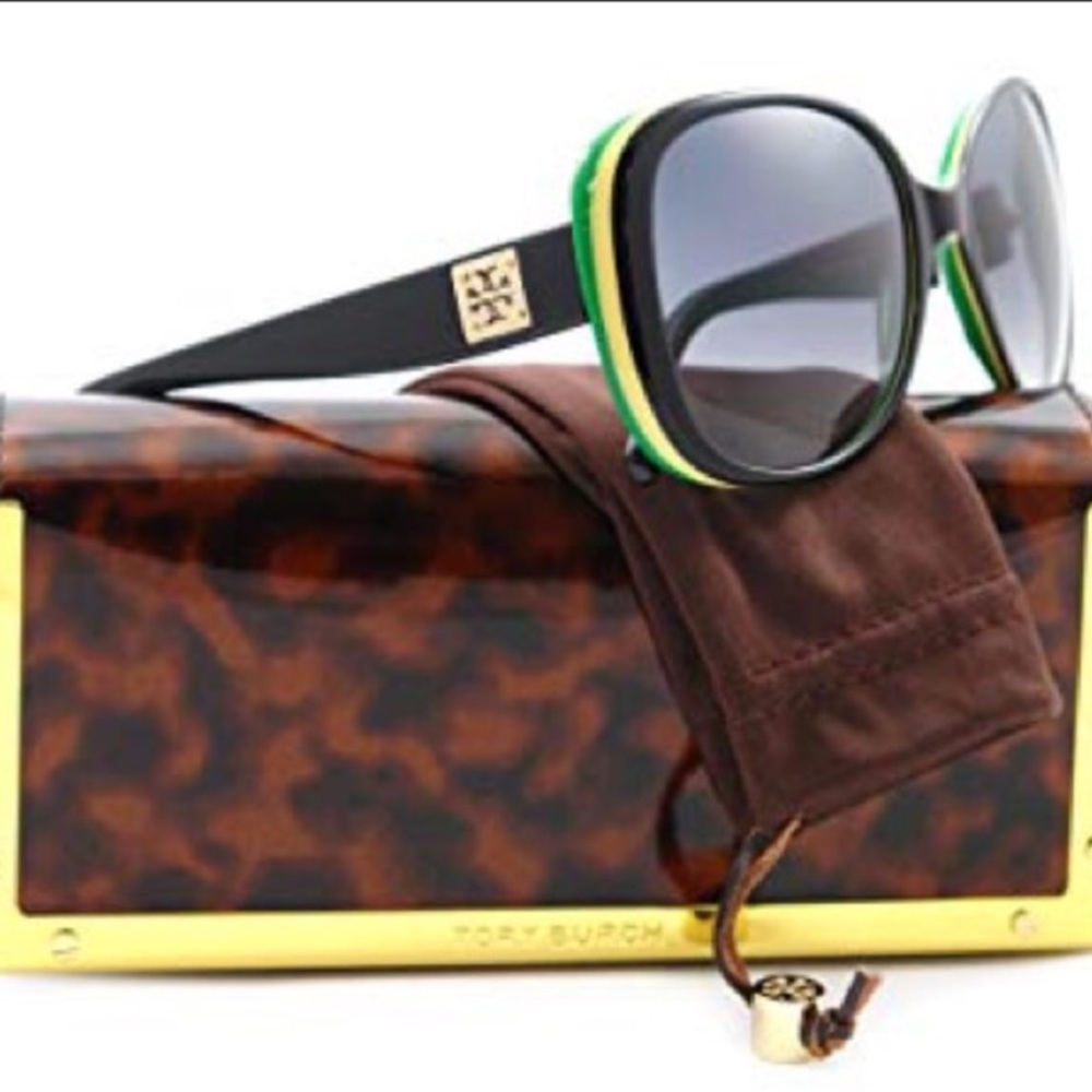 TORY/BURCH SUNGLASSES RARE TO FIND 😎❣️